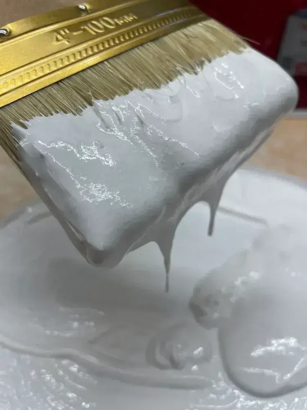 Краска для стен и потолков, матовая, супербелая, водоэмульсионная, для внутренних работ.