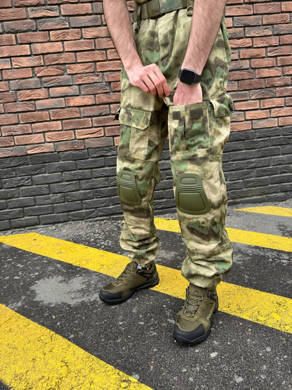 Тактический костюм горка с наколенниками и налокотниками мох лайт