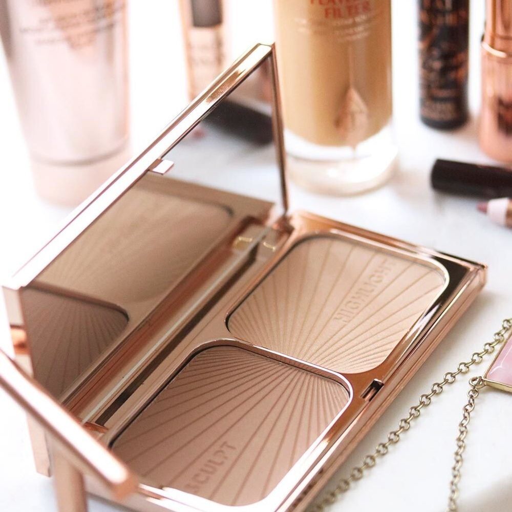 Контур CHARLOTTE TILBURY FILMSTAR BRONZE & GLOW PALETTE - Light Medium Clair-Moyen