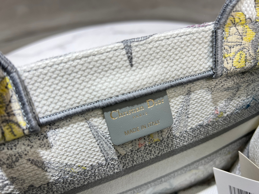 Christian Dior Book Tote 26 cm