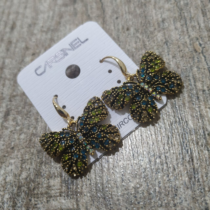 Серьги-петли Бабочки стразы цвет голубой зеленый бежевый металл золотистый