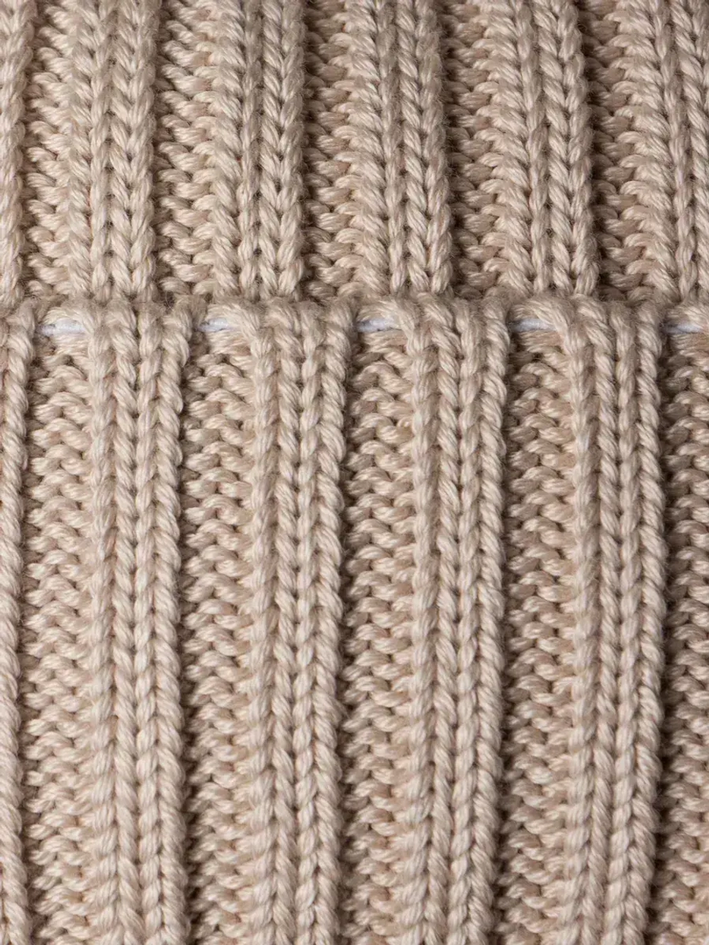 Шапка вязаная с ушками женская на осень