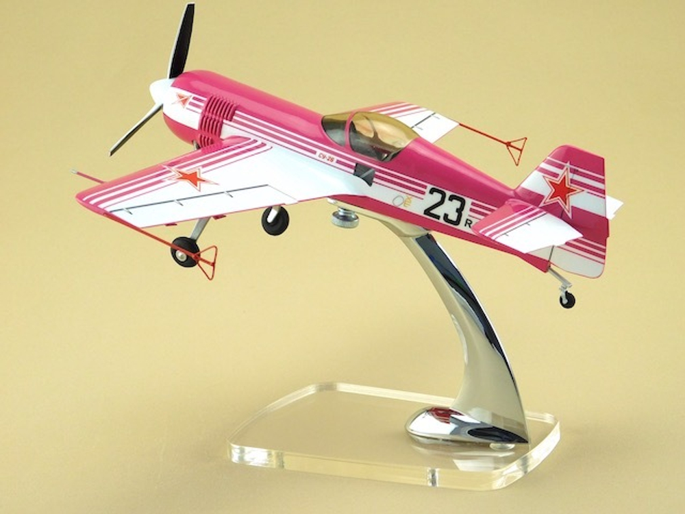 Модель самолета Су-26М (М1:30)