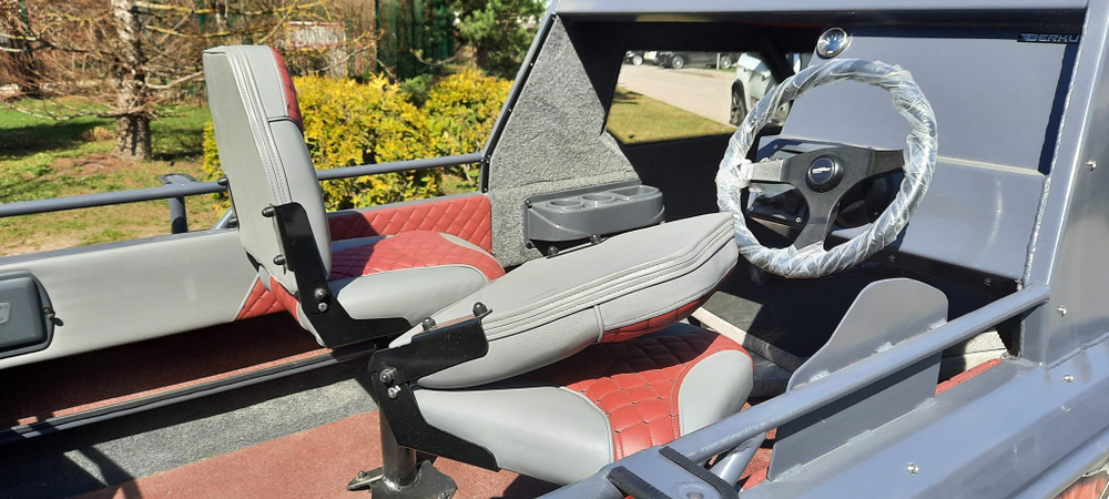 Алюминиевая лодка Berkut S Cabin HT