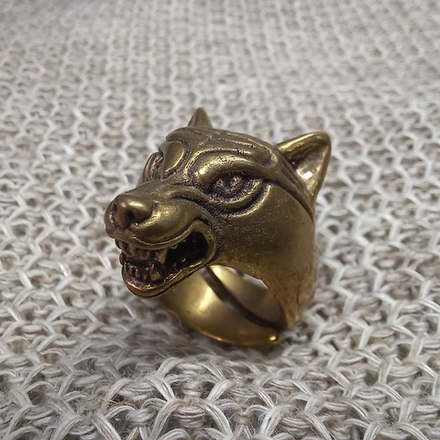 Кольцо. Волк с оскалом.