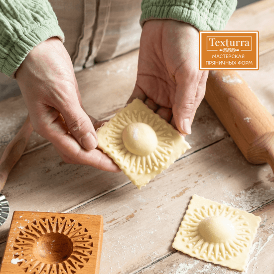 Доска для равиоли Треугольники с шариками