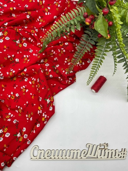 Штапель цветы на красном