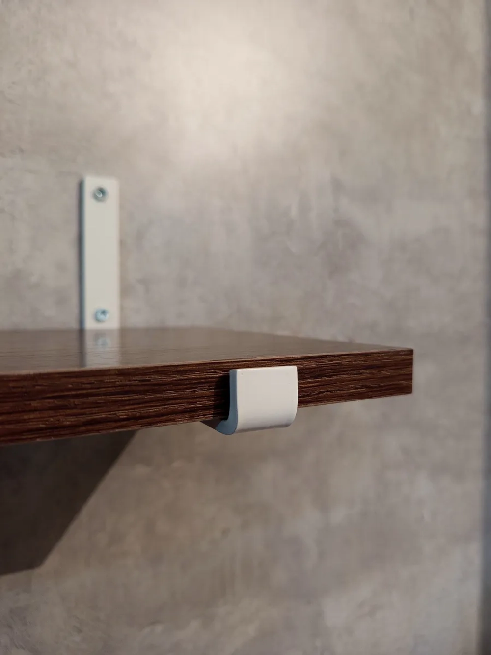 Полка настенная прямая лофт на кронштейнах