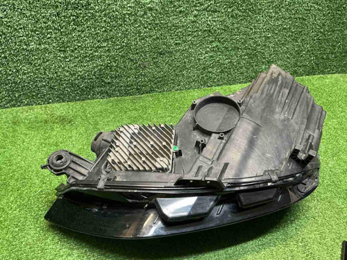 Фара правая Audi A4 B9 (2019-2025) LED