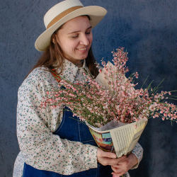 154. Весенний букет из ароматной генисты