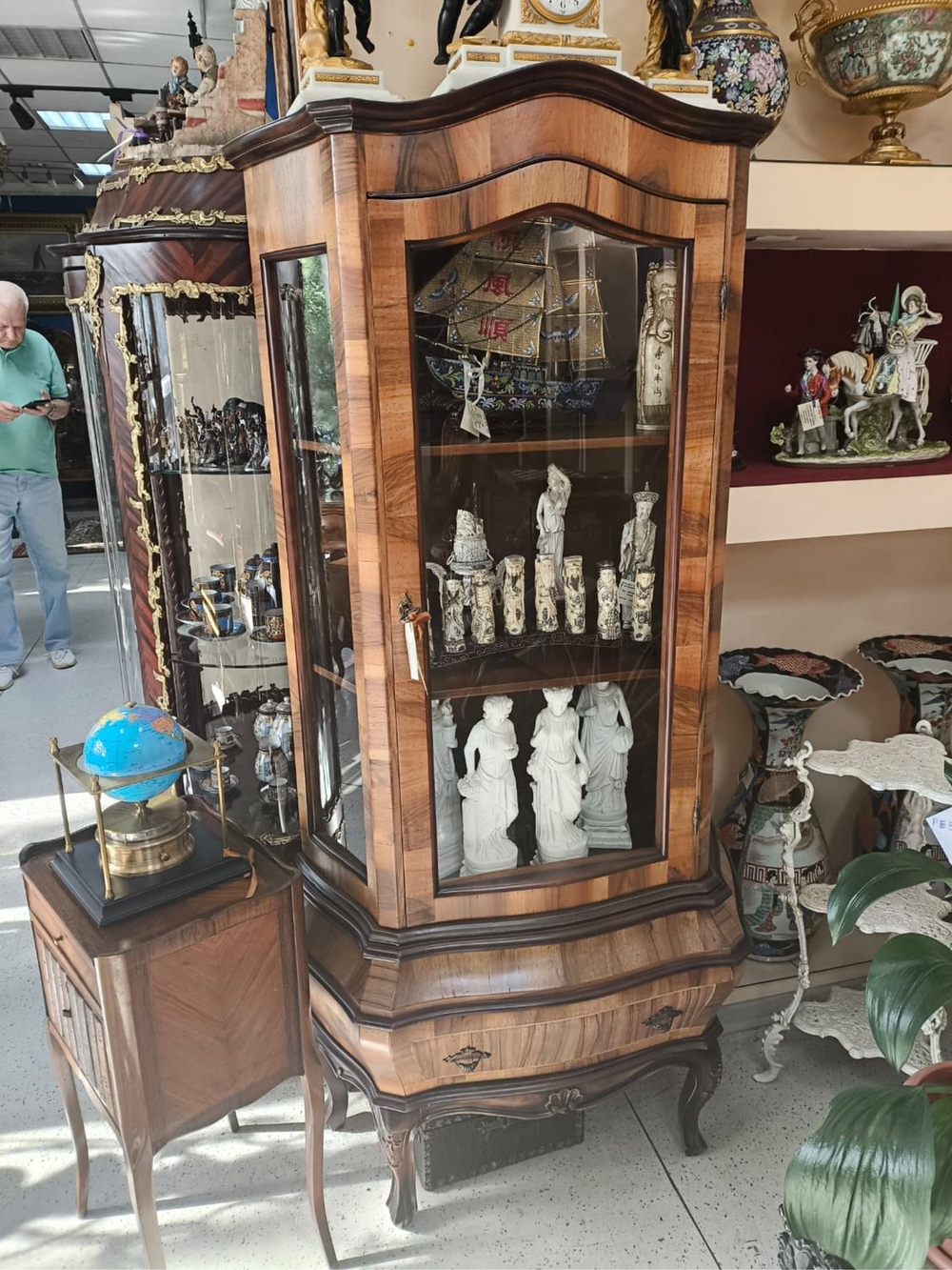 Винтажная витрина