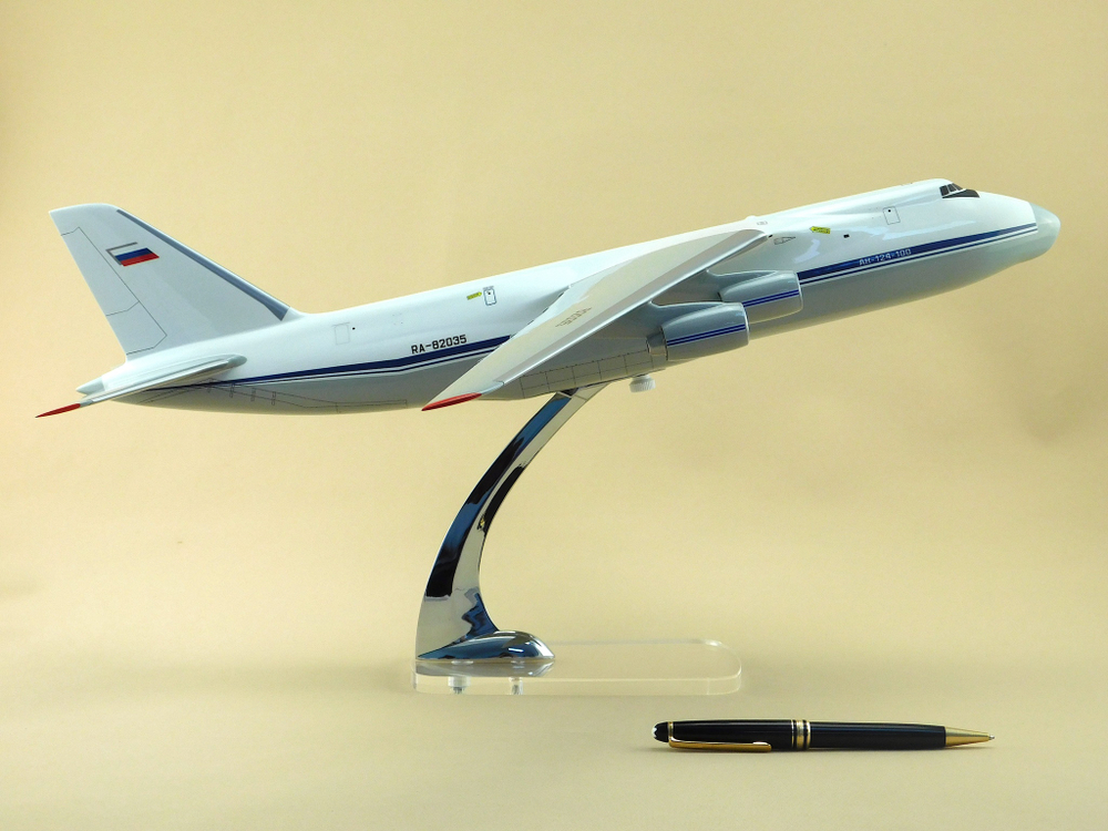 Модель самолета Ан-124-100 (М1:144, RA-82035)