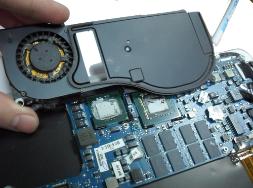 Чистка системы охлаждения MacBook Air 13" (2020 год)