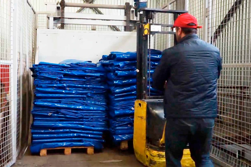 Тент тарпаулин без утеплителя 3х6 м 120 г/м2