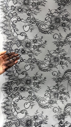 Кружево шантильи черное широкое неэластичное ширина 1,5 м купон 2.9 м