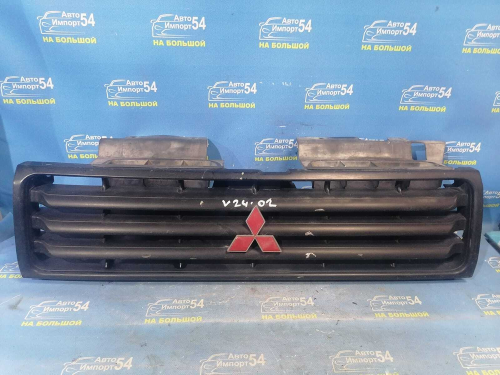 Решетка радиатора MITSUBISHI PAJERO 1994
