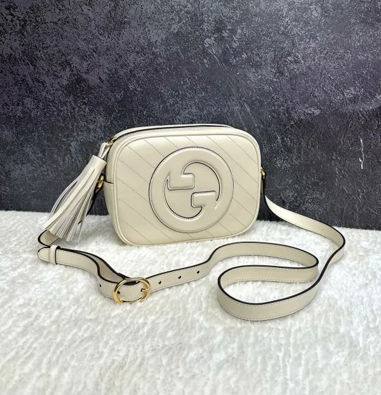 Сумка через плечо Gucci Blondie из кожи белый
