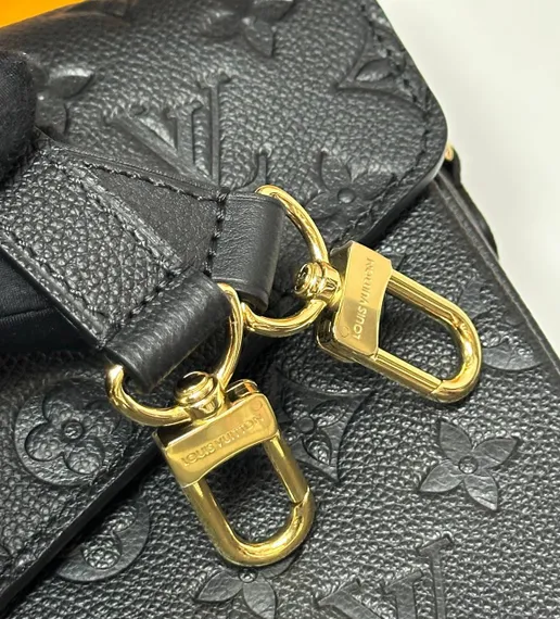 Сумка женская Louis Vuitton Pochette Metis черный