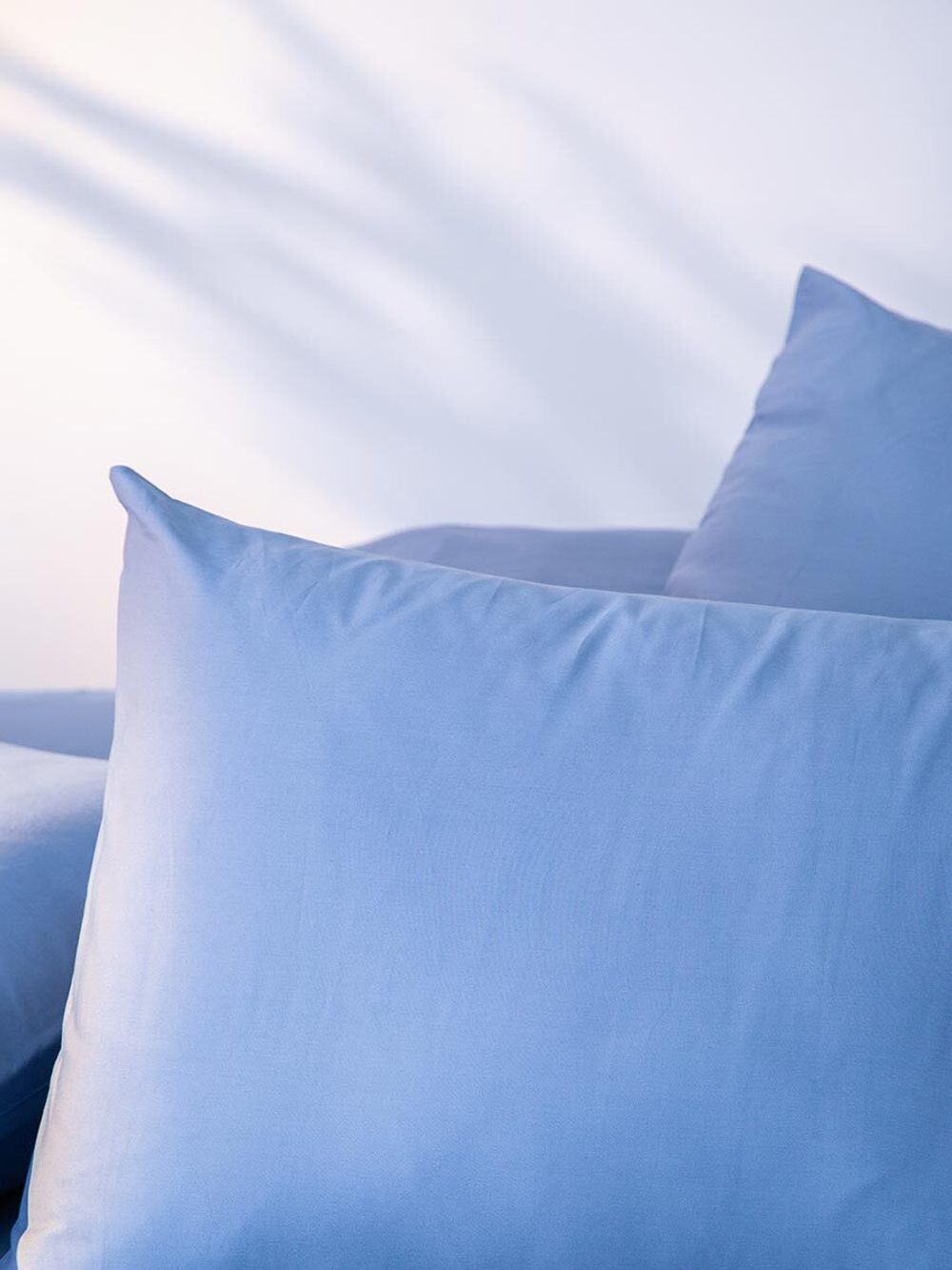 Набор наволочек из премиального сатина джинсово-синего цвета из коллекции essential, 70х70 см