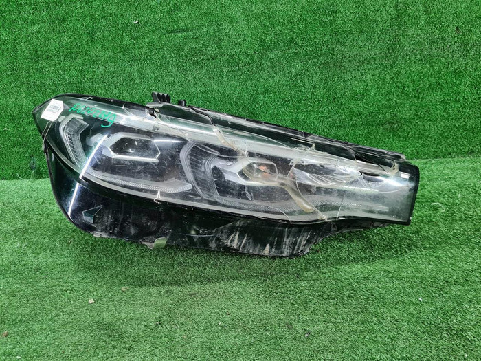Битая Фара правая BMW X7 G07 (2019-2022) LED