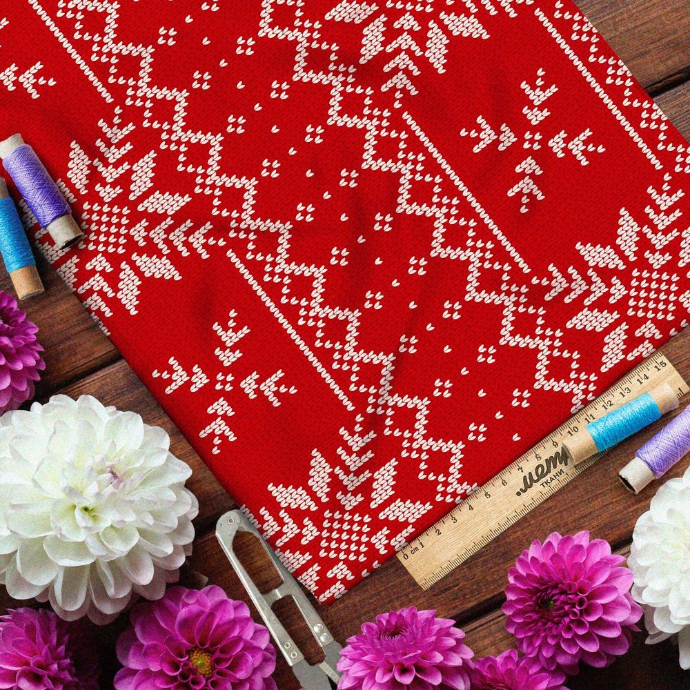 Ткань таффета вышивка из крупных мелых снежинок на красном свитере