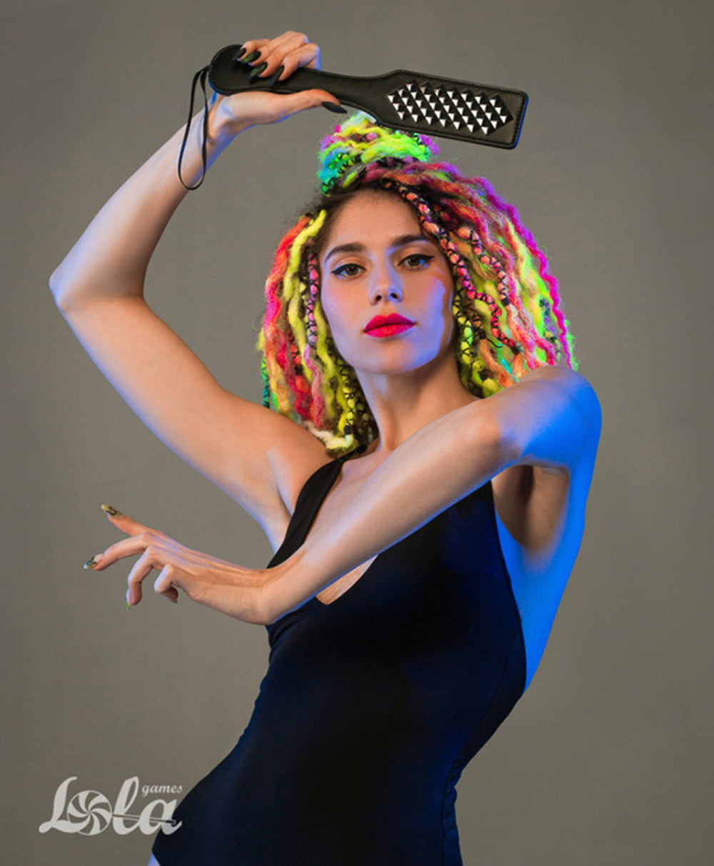 Шлепалка 32см с заклепками Lola Games Party Hard Paddle Hot Spot Black 1126-01lola