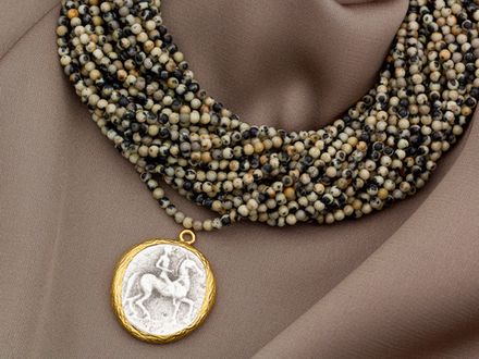 Нить бусин из яшмы далматиновой 2,3мм, гладкие