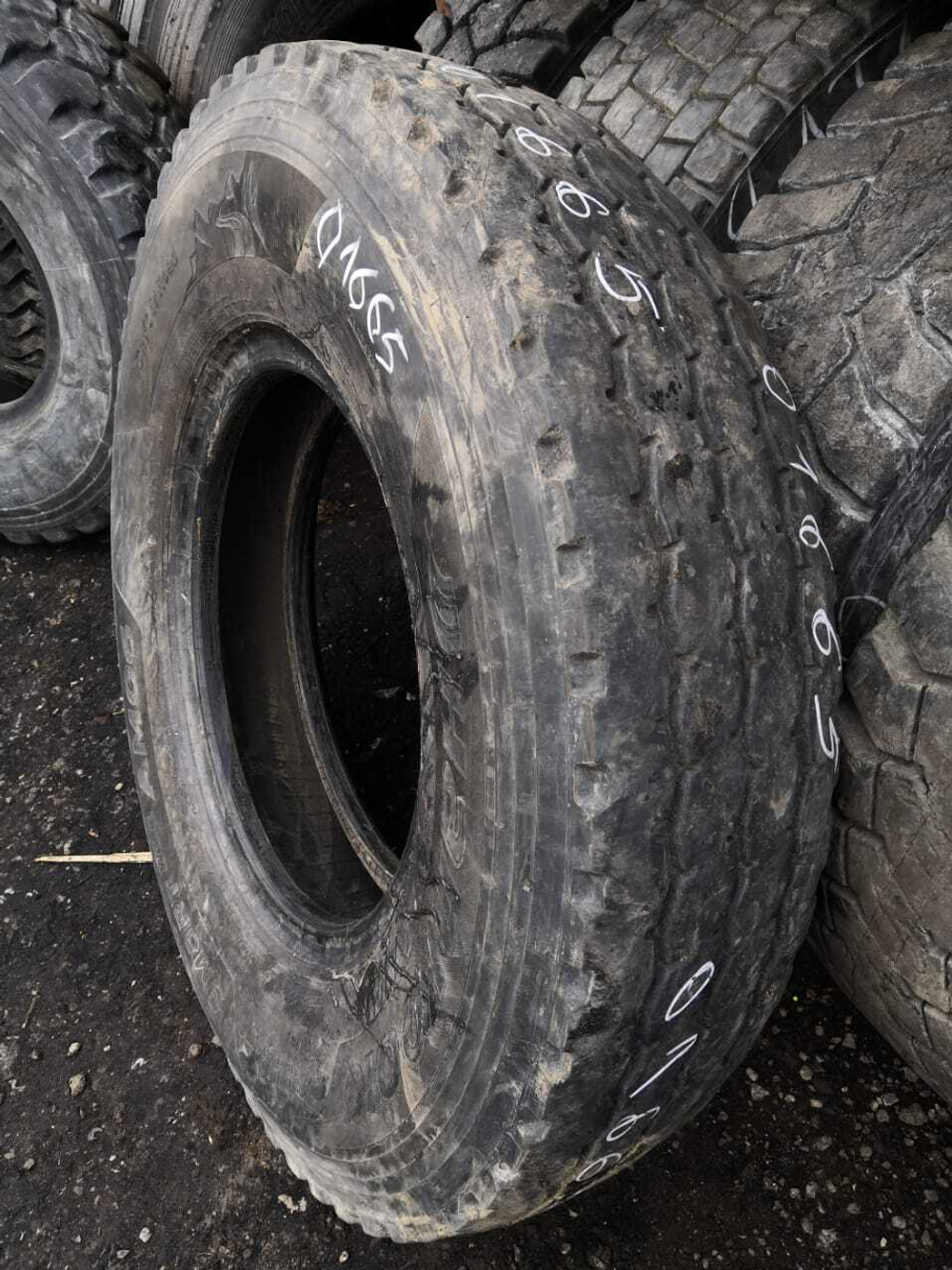 325/95R24 Hankook AM06 шина б/у
