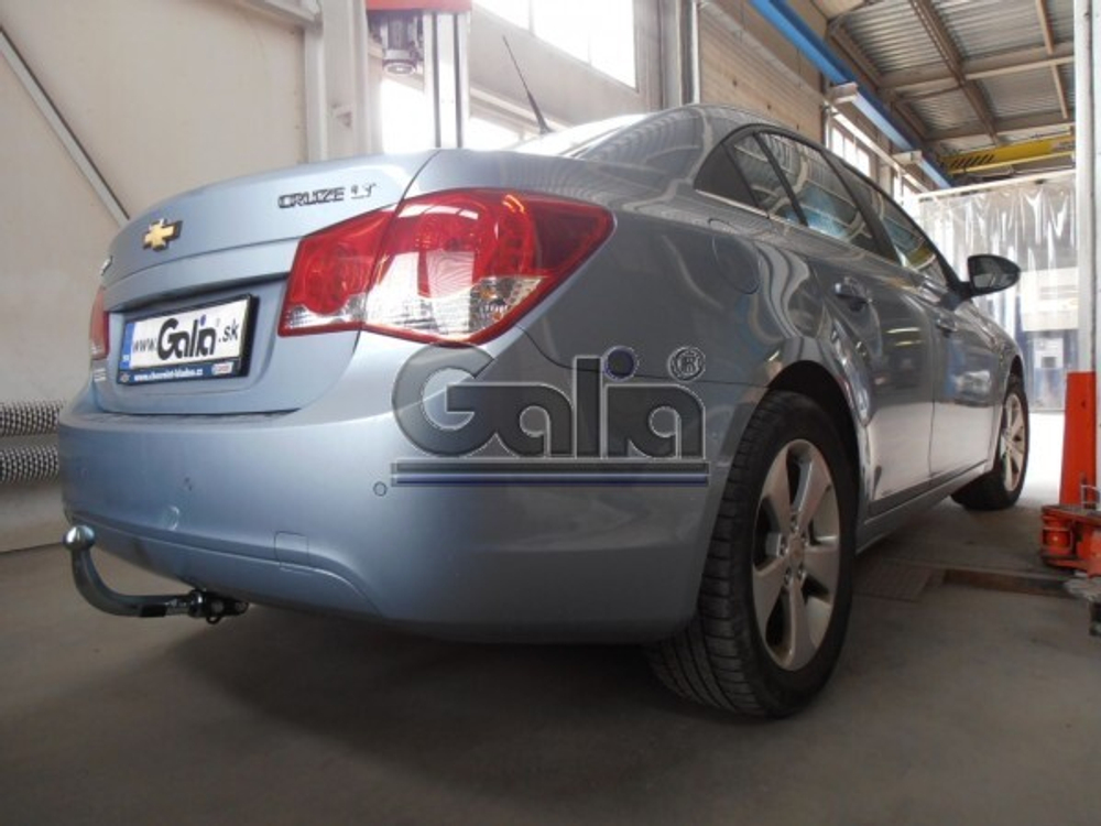 Фаркоп оцинкованный Galia C066A для Chevrolet Cruze седан/хетчбек 2009-2016(паспорт и сертификат в комплекте)(без электрики)