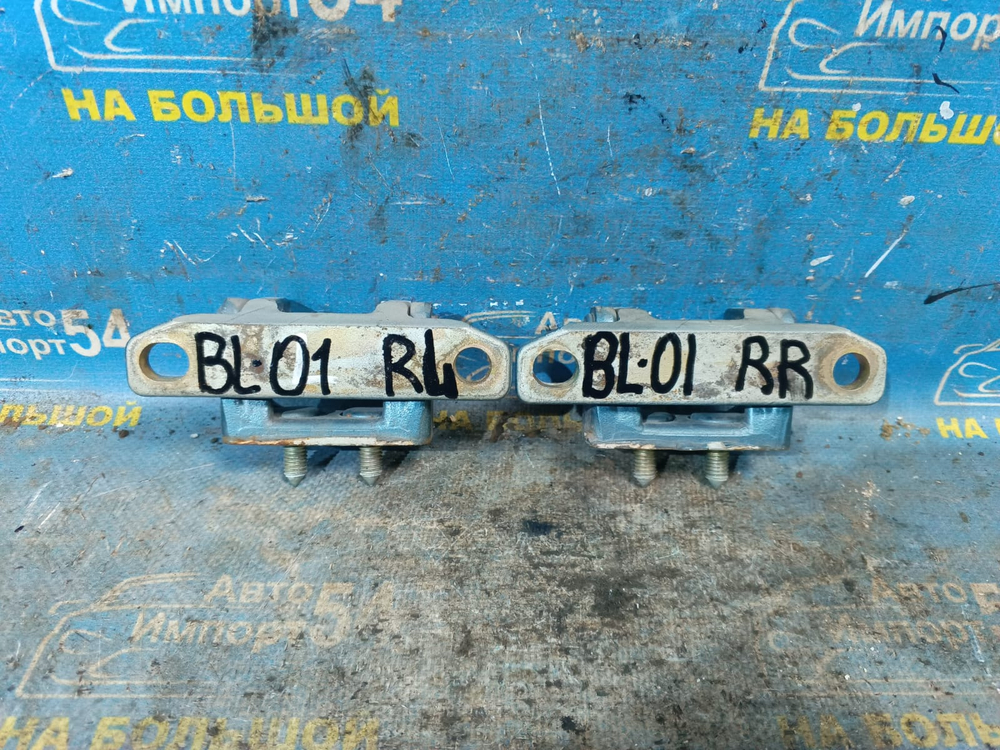 Петля багажника Kia SORENTO 2002-2009