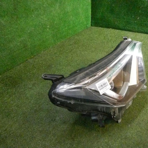 Фара правая Toyota RAV4 4 CA40 (2015-2019) LED