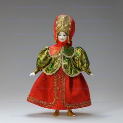 Кукла в русском костюме Марфа