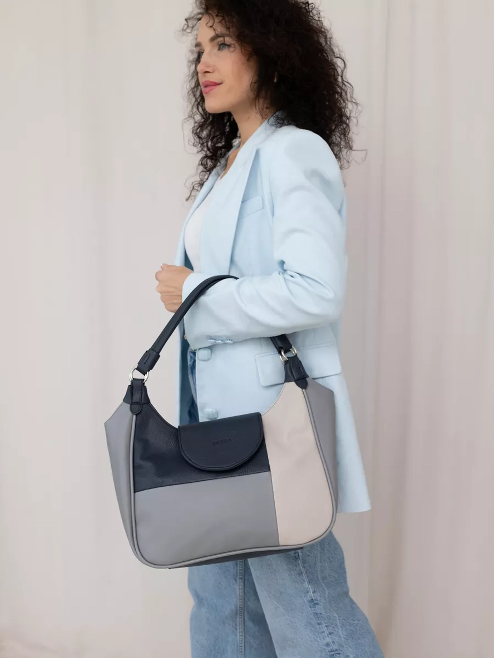 сумка через плечо средняя классическая