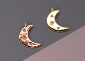 Подвеска месяц 15 мм с тремя стразами позолота