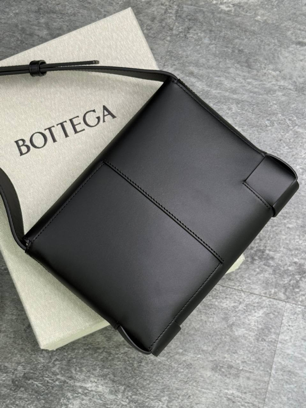 Сумка через плечо Bottega Veneta Angolo
