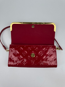 Сумка Louis Vuitton Rossmore Pomme D’Amour Monogram Vernis