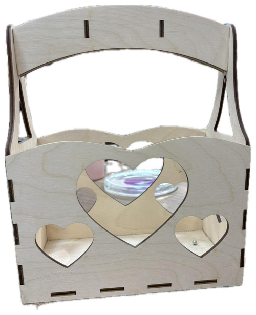Корзина с большими сердечками