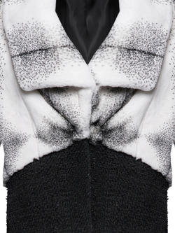 Шуба укороченная из меха бобра, отделка твид