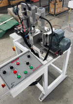 ПОЛНОСТЬЮ АВТОМАТИЧЕСКИЙ КОПИРОВАЛЬНО-ФРЕЗЕРНЫЙ СТАНОК ALUMCINCO-SUEDA С PLC УПРАВЛЕНИЕМ для создания отверстий под петли в алюминиевых мебельных фасадах