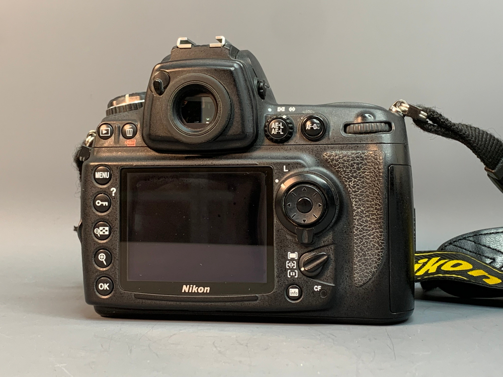 Nikon D700 105.000 кадров