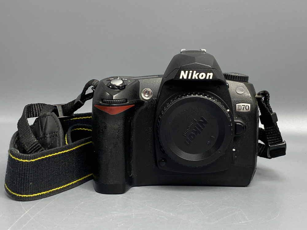 Nikon D70