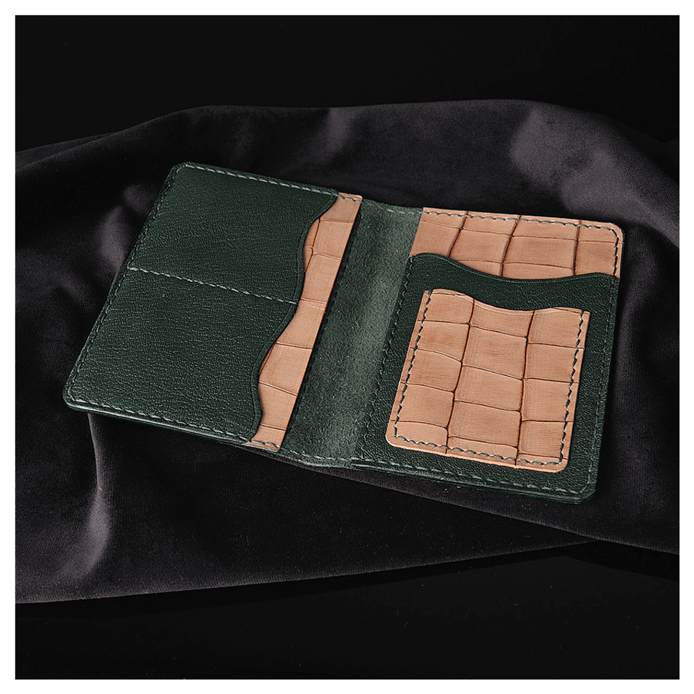 Кожаная обложка на паспорт «Рысь»