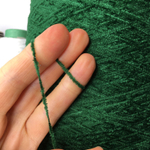 VELUTTO - E. Miroglio; 45% вискоза, 55% акрил фибра; 600м/100гр; велюр; col.Y65, цвет: зелёный лесной