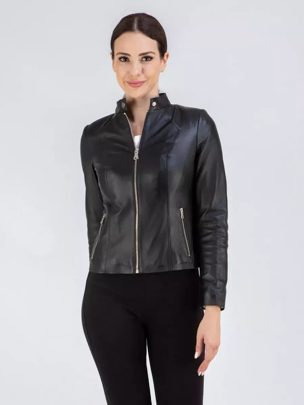 Кожаная куртка короткая на молнии демисезон