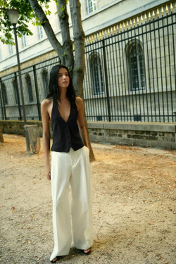 ZARA БРЮКИ СО СКЛАДКАМИ И КЛАПАНАМИ, ЖЕЛТОВАТО-БЕЛЫЙ