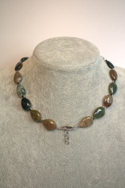 Чокер из индийской яшмы "Лесная акварель"