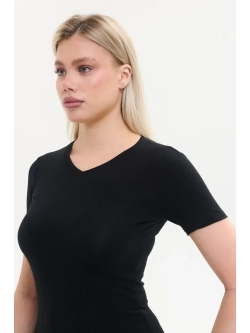 Футболка летняя с V-вырезом