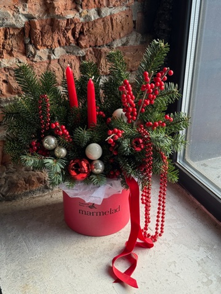 Композиция из хвои