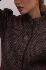 Приталенный жакет на пуговицах