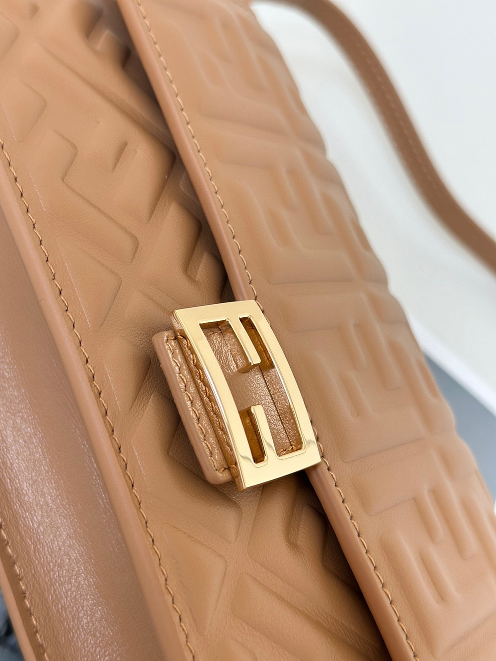 Fendi Wallet On Chain Baguette 21 cm